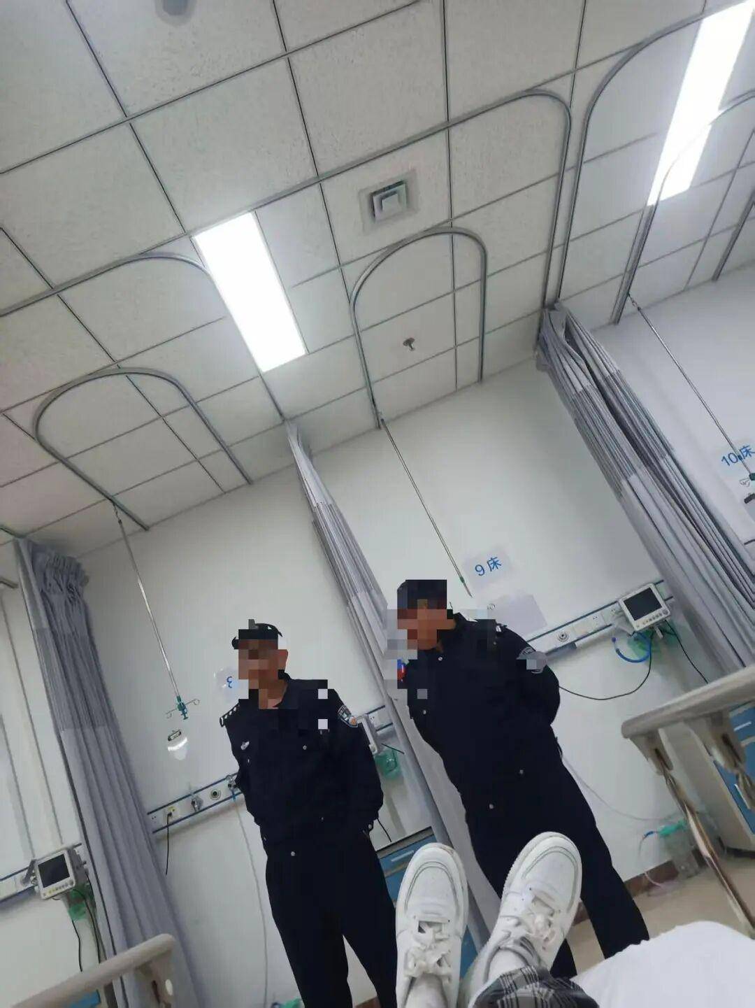 皇冠信用网
_女子心脏不适求助120皇冠信用网
，莫名其妙遭辱骂并挂电话，北京市120回应：接线员家里有事情绪失控，已道歉